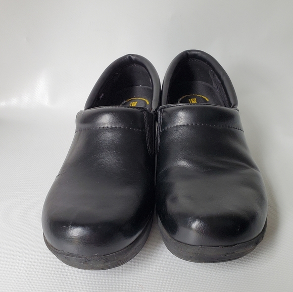Tredsafe Oil & Slip Resistant Leather Work Clogs - Picture 3 of 13